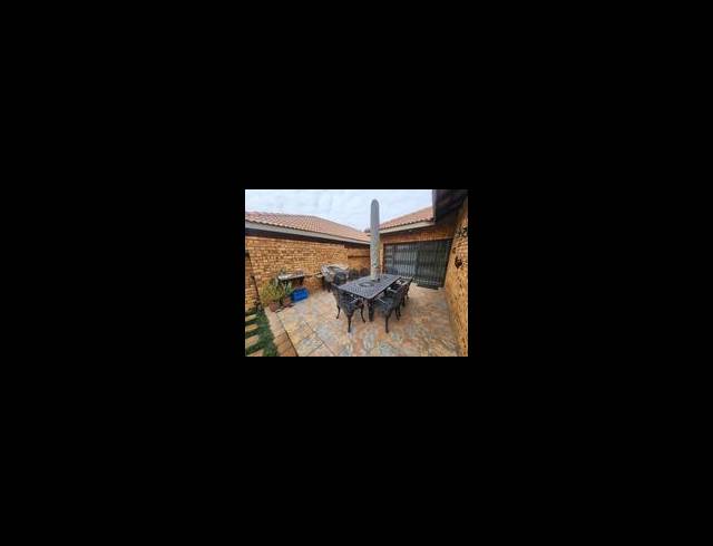 3 BEDROOM HOUSE FOR SALE IN NEW REDRUTH